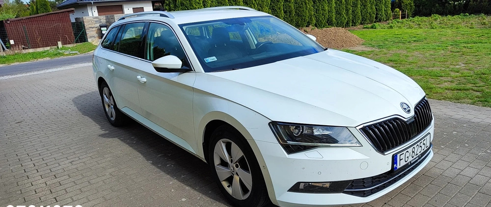 Skoda Superb cena 75000 przebieg: 161805, rok produkcji 2017 z Woźniki małe 137
